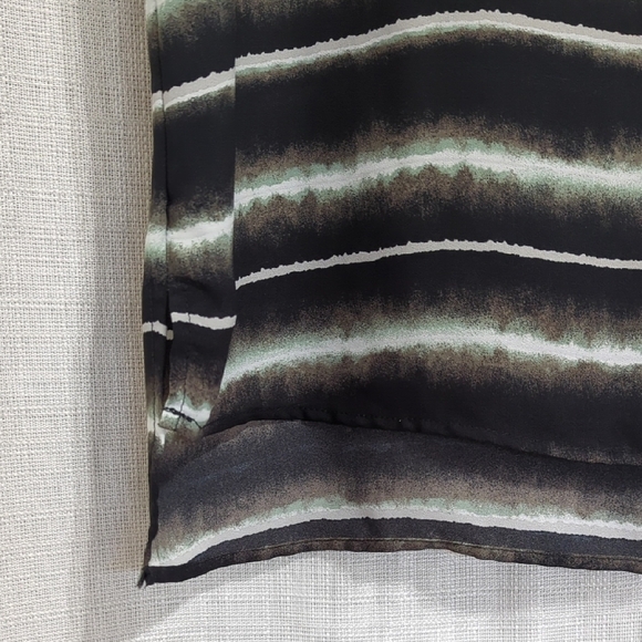 The Limited Women's Top Striped Black and‎ Gray Short Sleeves Lightweight Medium - Picture 4 of 6